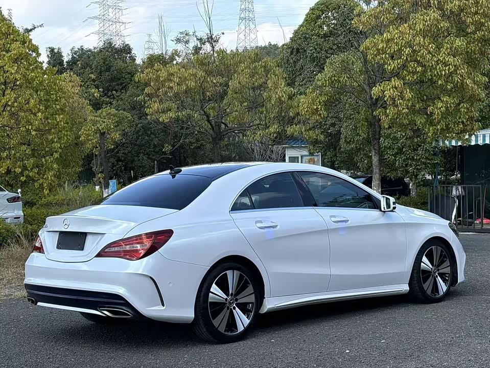 Mercedes-Benz CLA