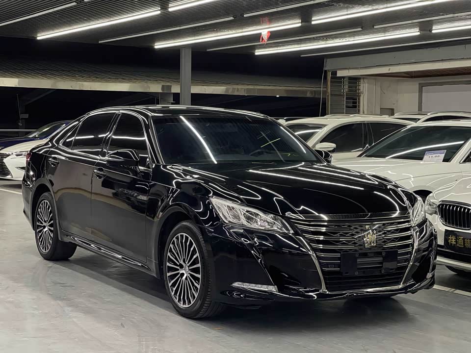 Toyota crown
