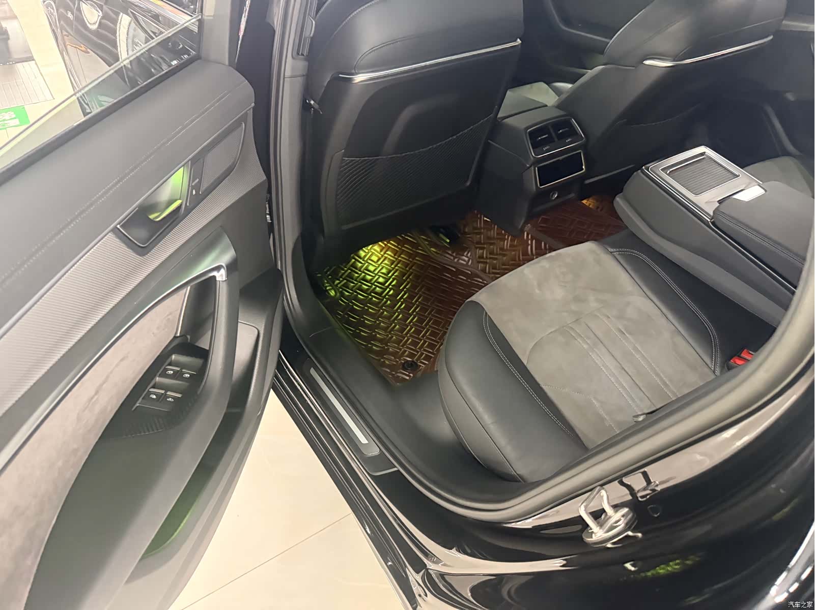 Audi A6L, 2019 3