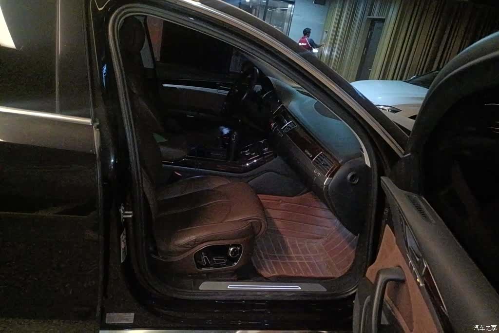 Audi A8L, 2012 8