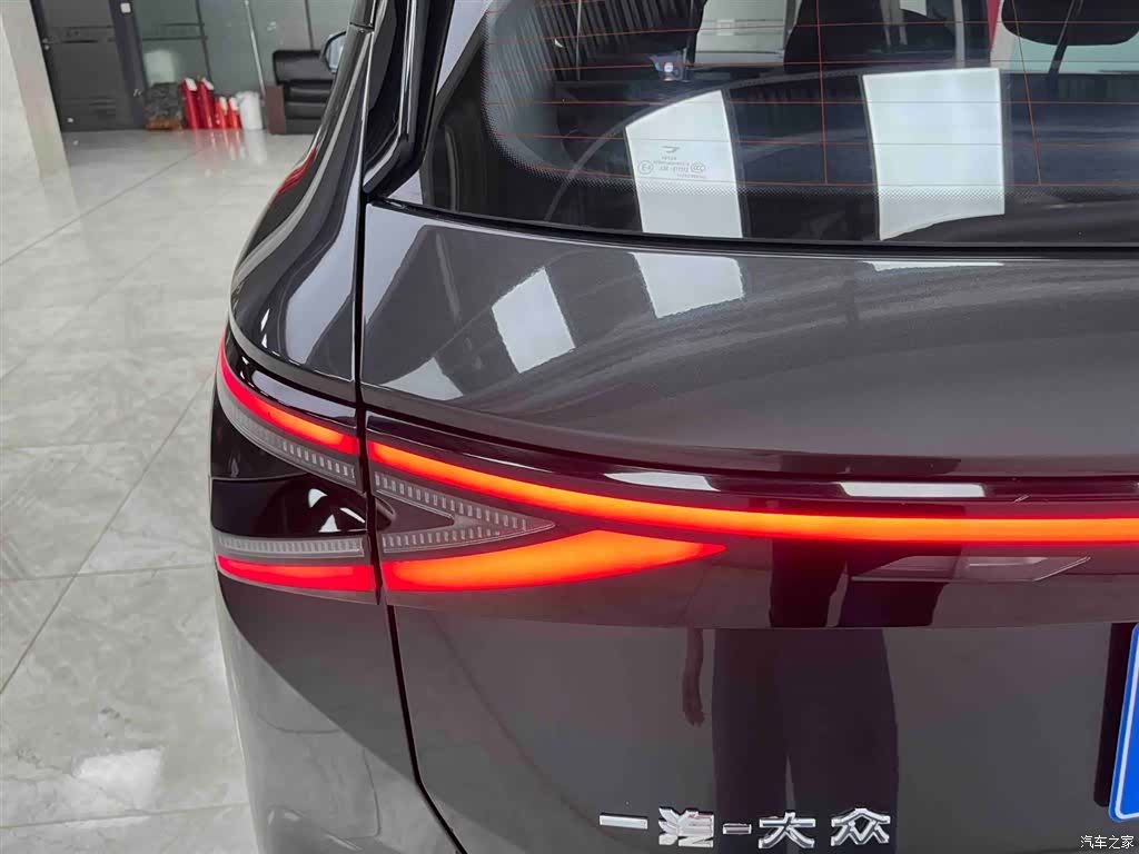 Volkswagen VS8, 2025 19