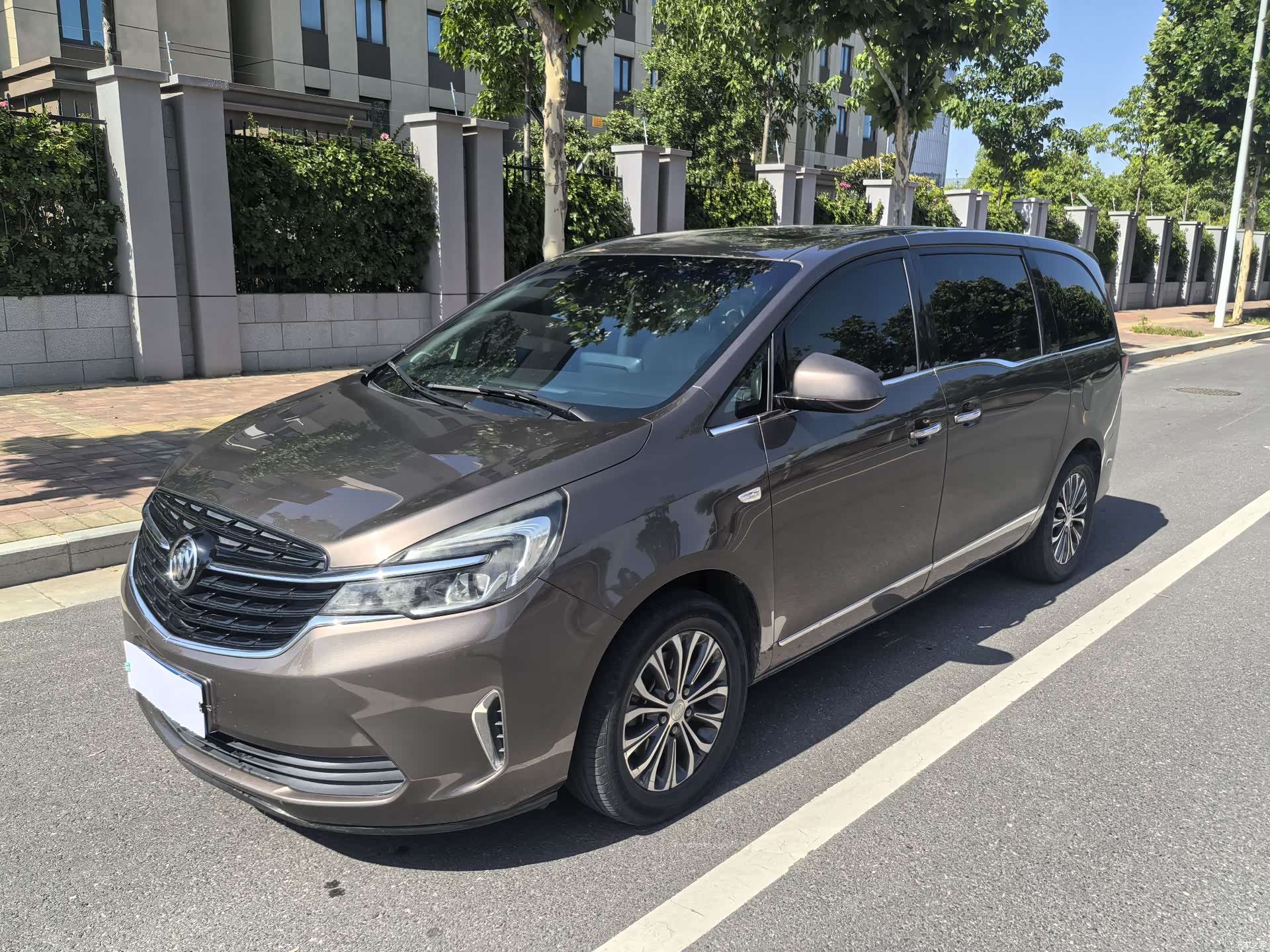 Buick GL8, 2020 1