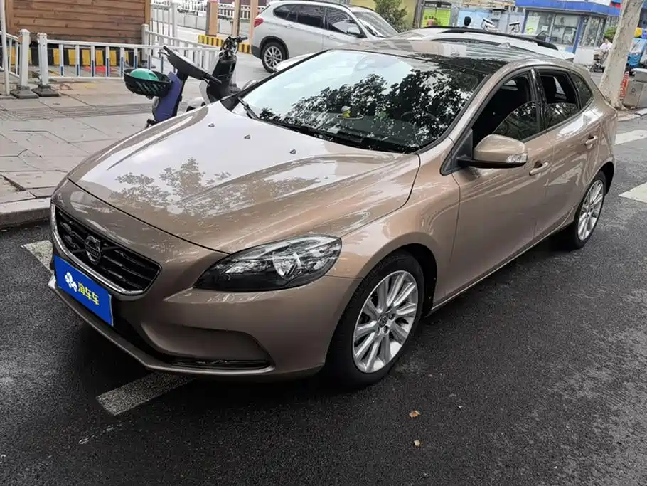 Volvo V40