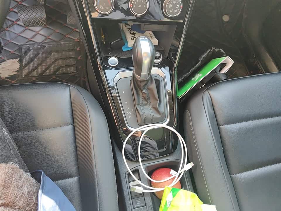 Volkswagen T-ROC exploring Songs