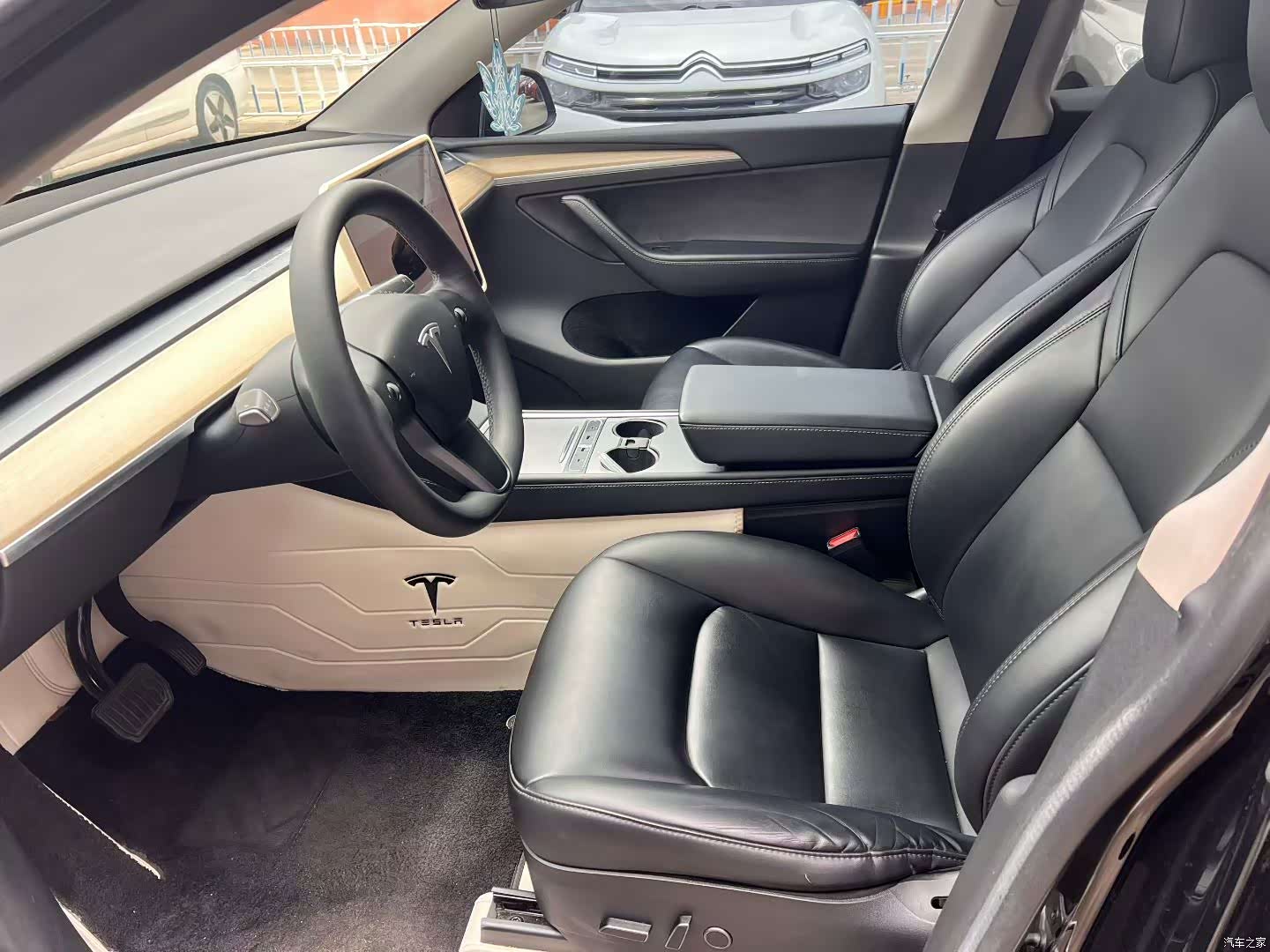 Tesla Model Y, 2023 6