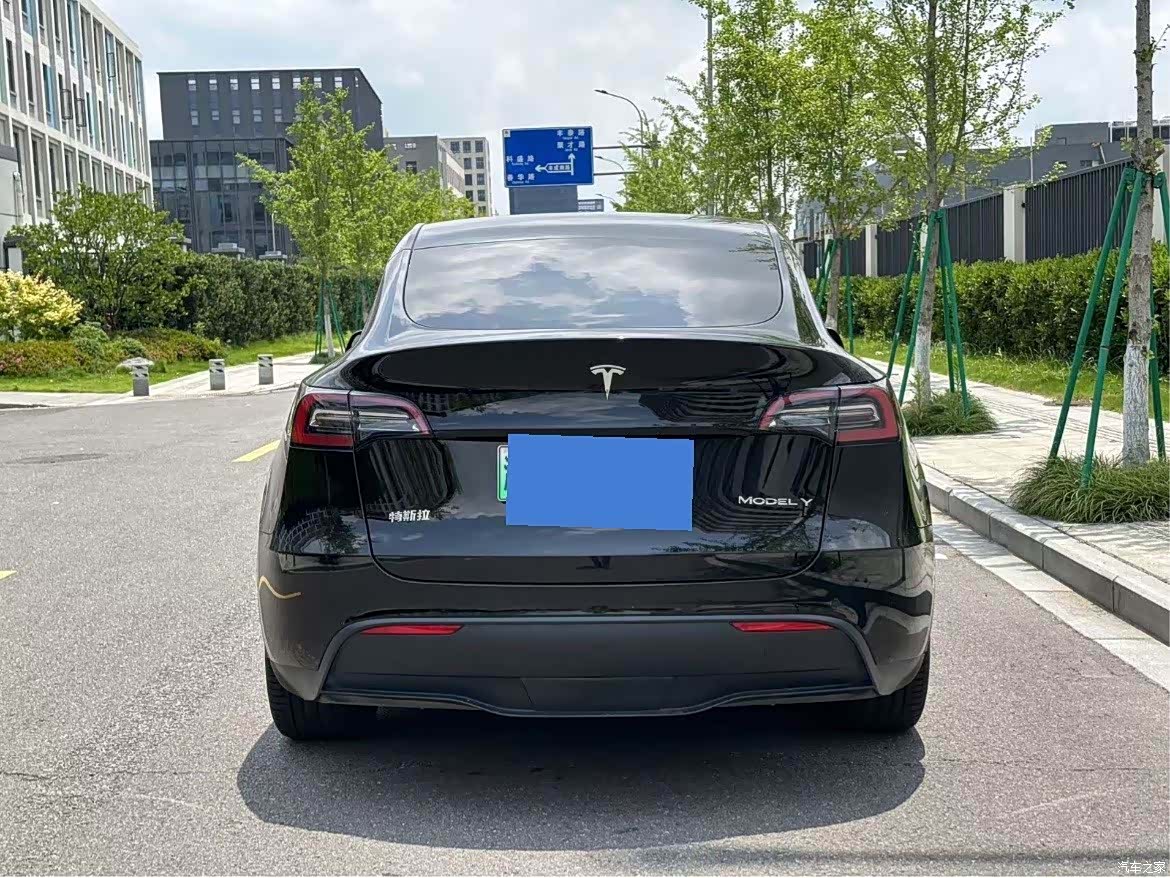 Tesla Model Y, 2022 9
