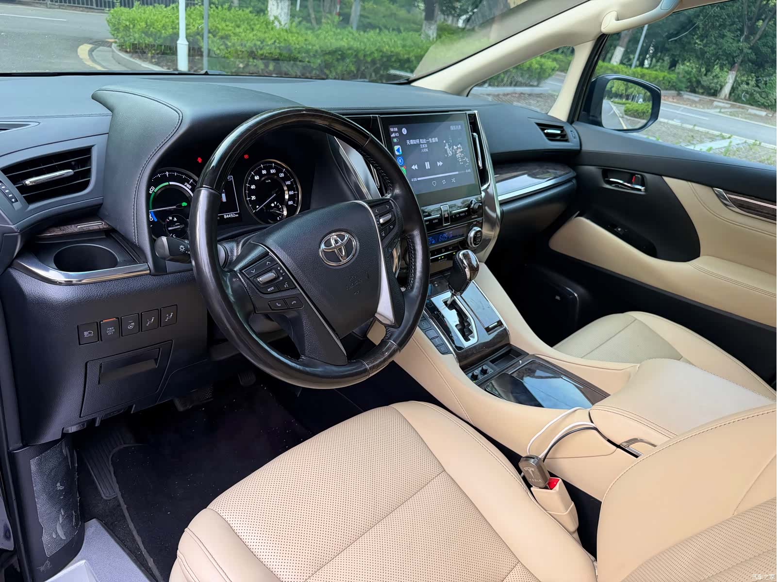 Toyota Alphard, 2021 9