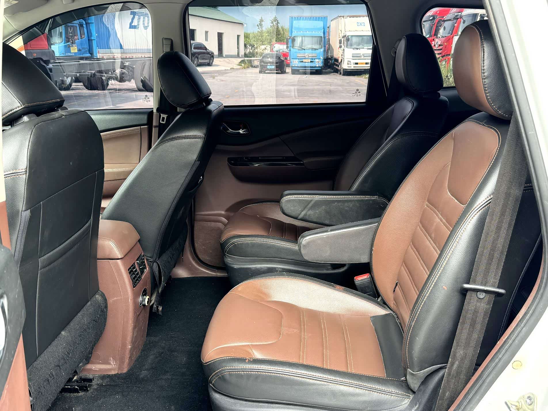 DongFeng SX6, 2017 11