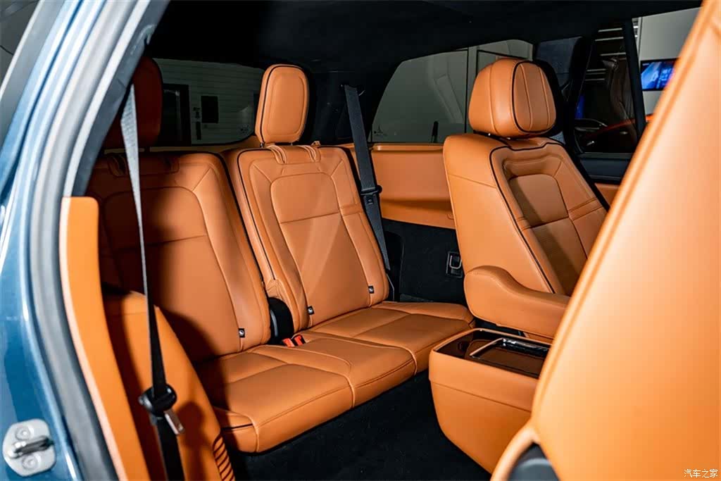 Lincoln Aviator, 2023 26