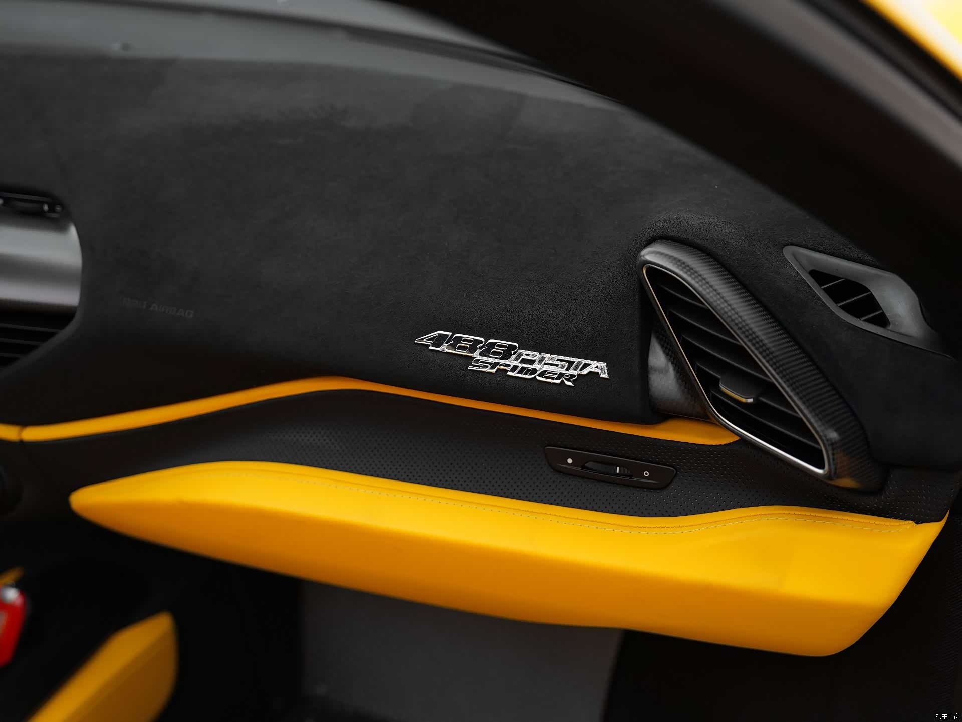 Ferrari 488, 2019 23