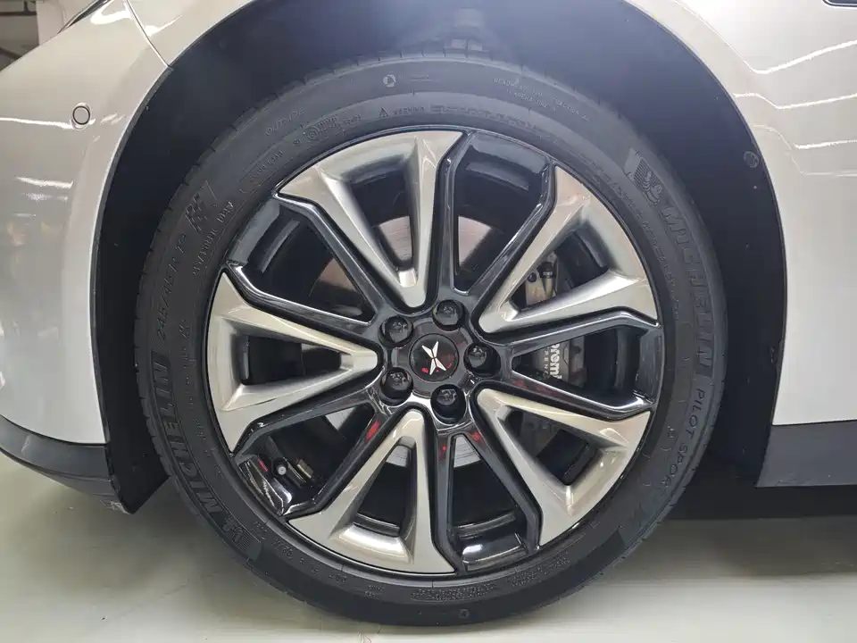 XPENG P7