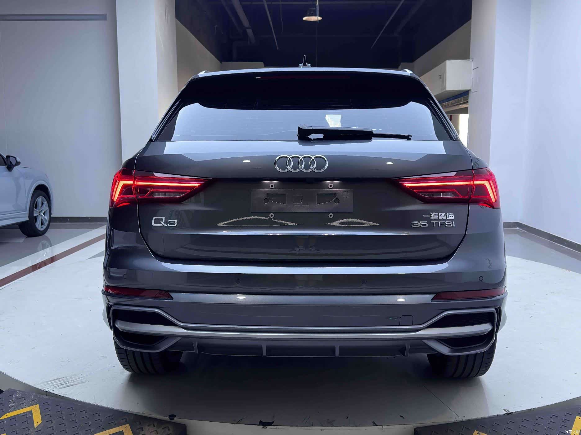 Audi Q3, 2022 все фото