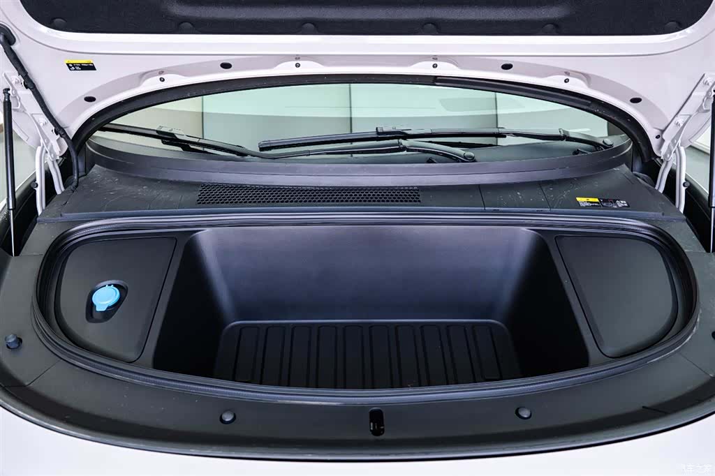 Li Auto i6, 2025 8