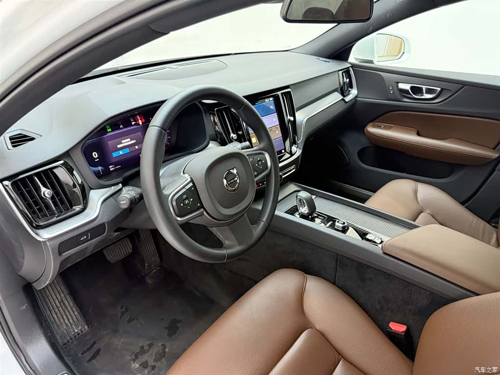 Volvo S60, 2025 12
