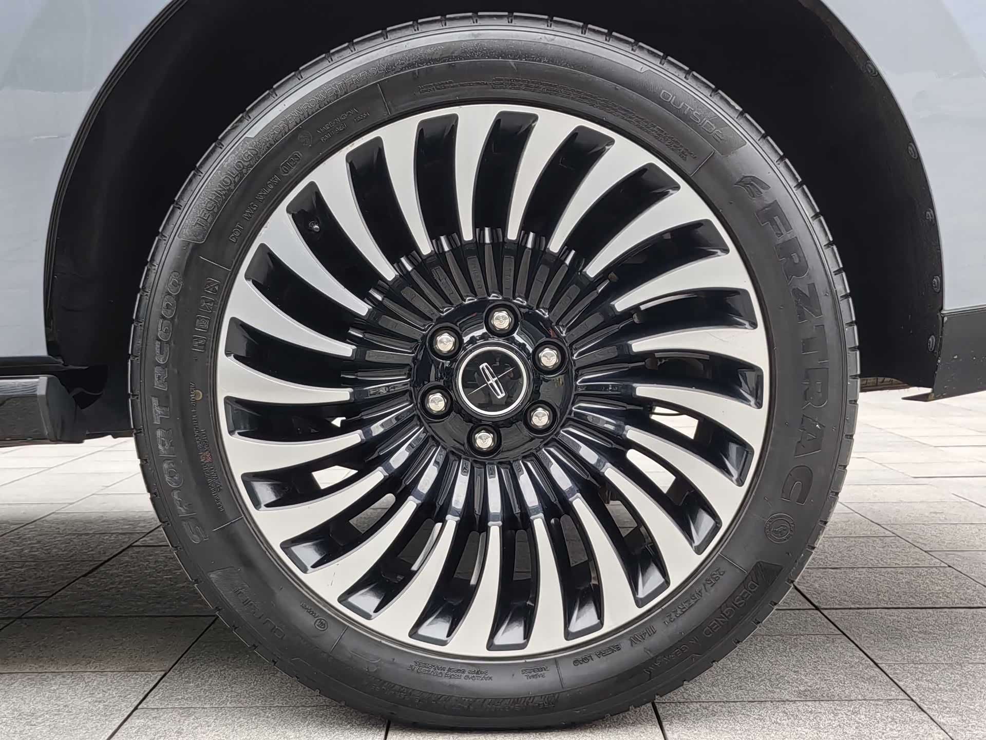 Lincoln Navigator, 2021 8