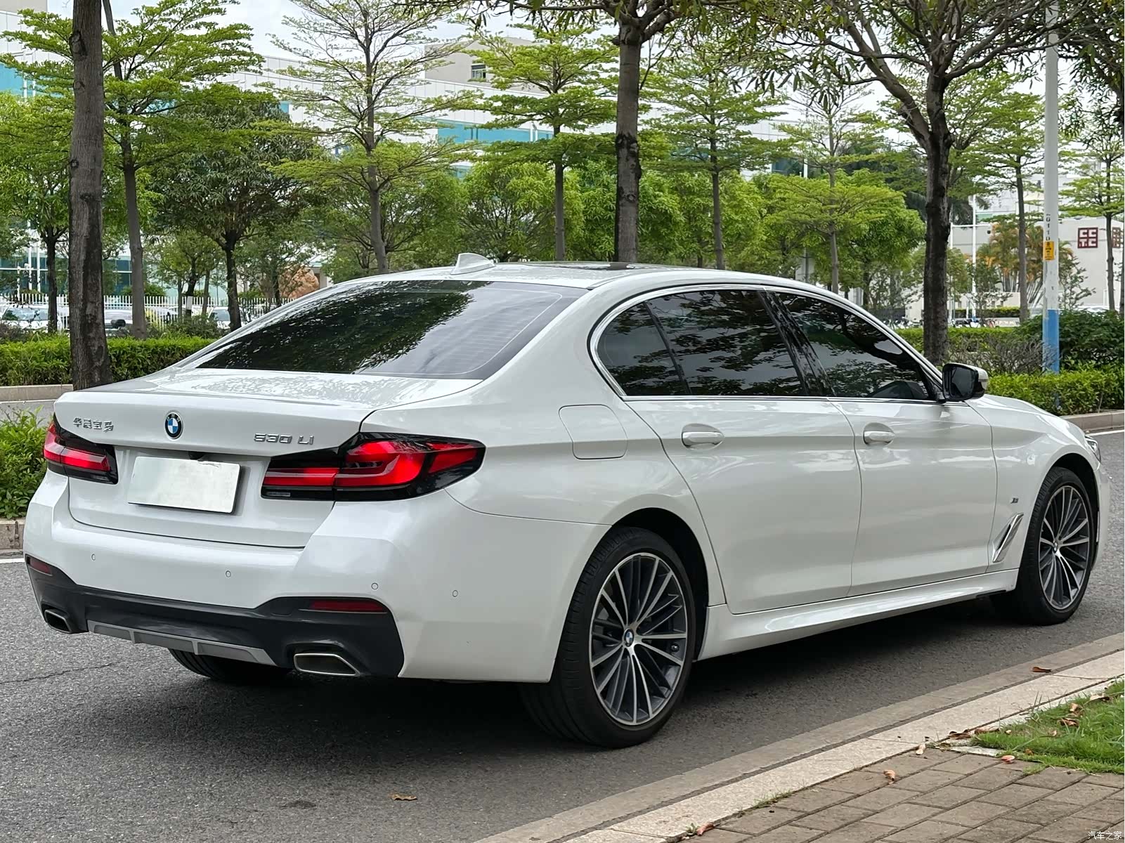 BMW 5 Series, 2023 13