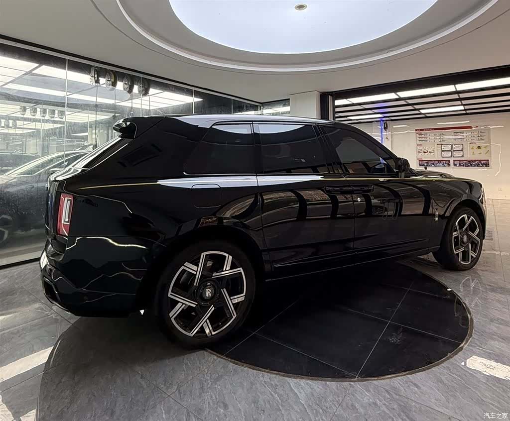 Rolls-Royce Cullinan, 2021 4