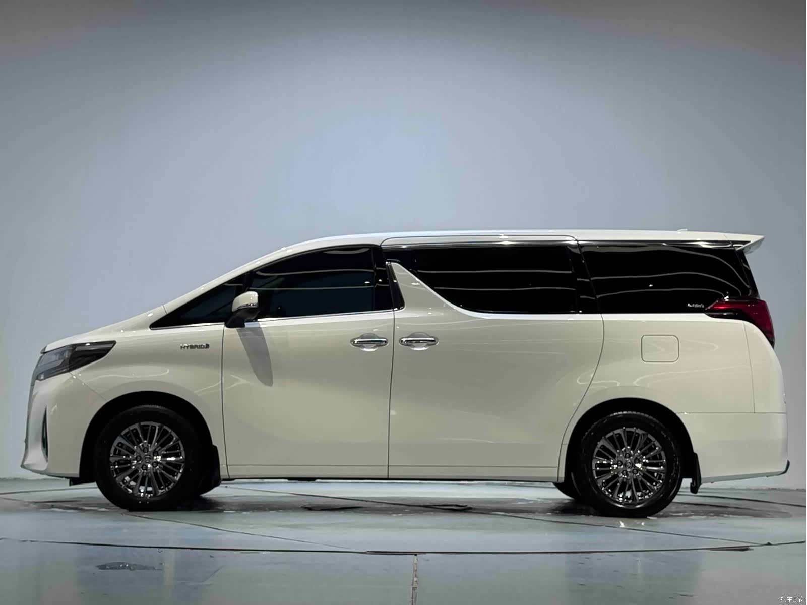 Toyota Alphard, 2021 20