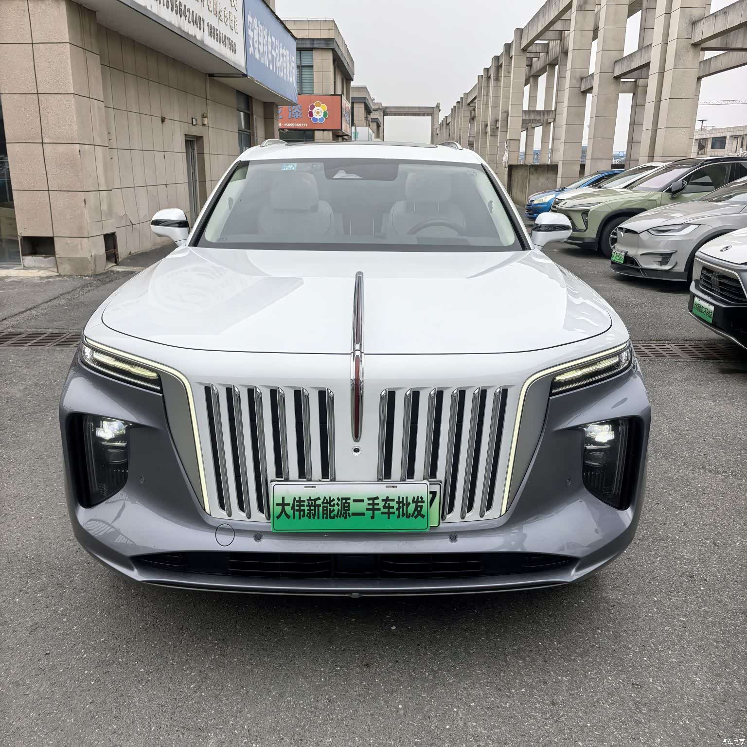 Hongqi E-HS9, 2022 2