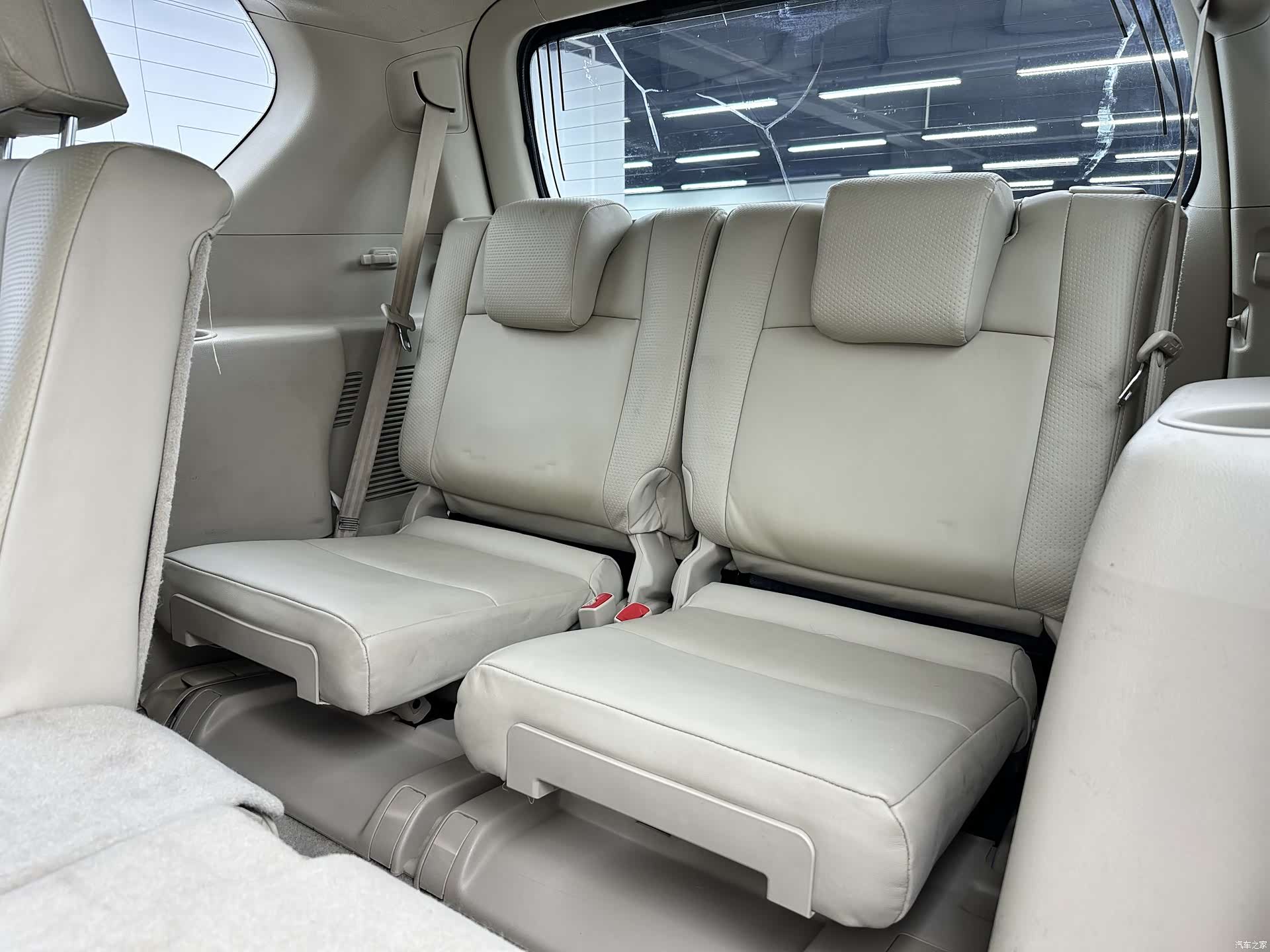 Toyota Prado, 2011 15
