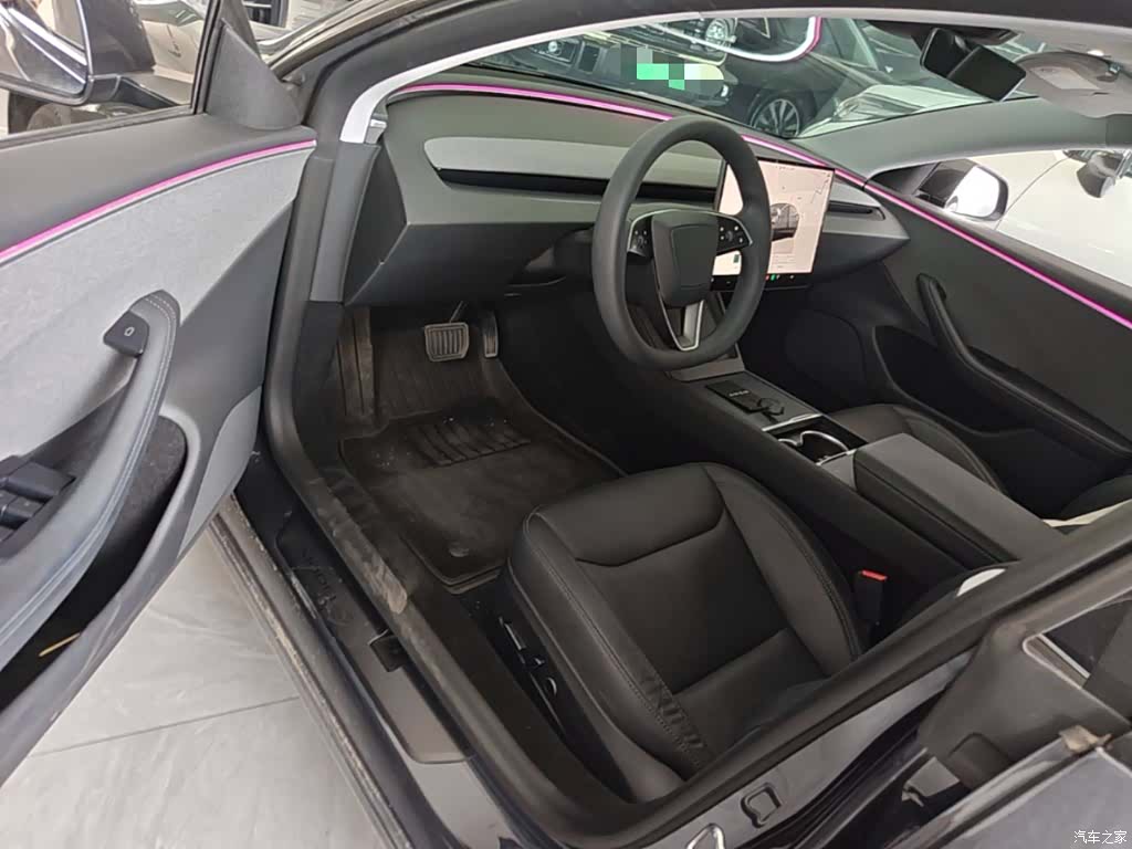 Tesla Model 3, 2025 16