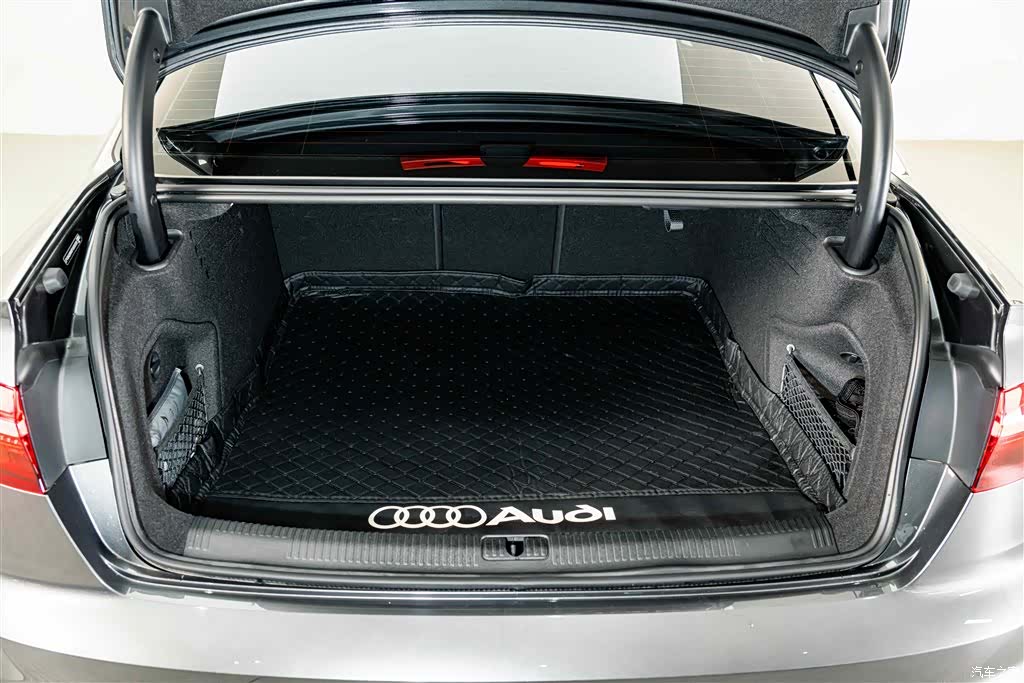 Audi A4L, 2023 23