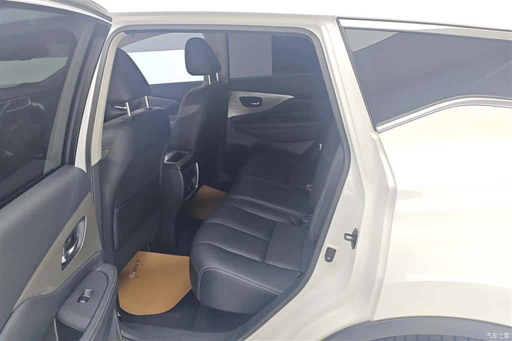 Nissan Murano, 2021 11
