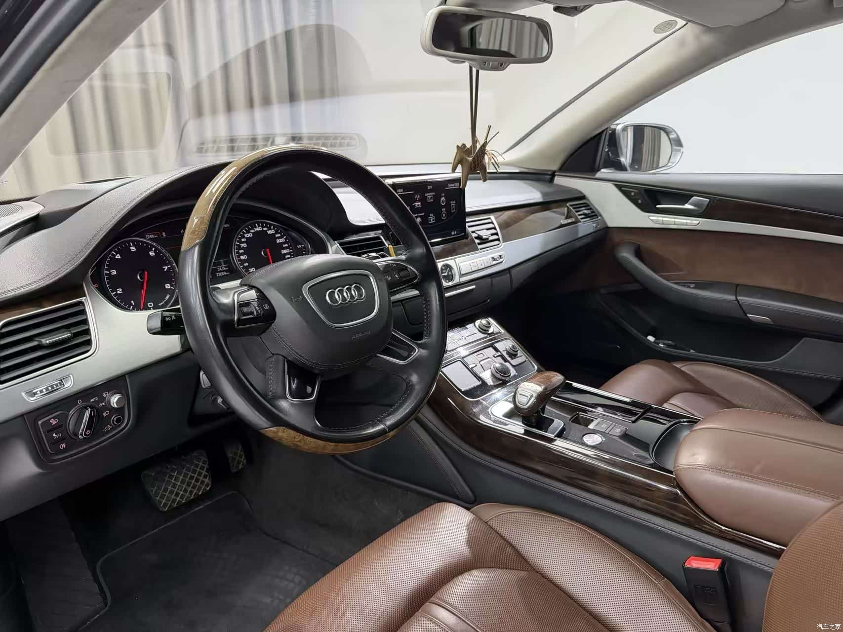 Audi A8L, 2015 4