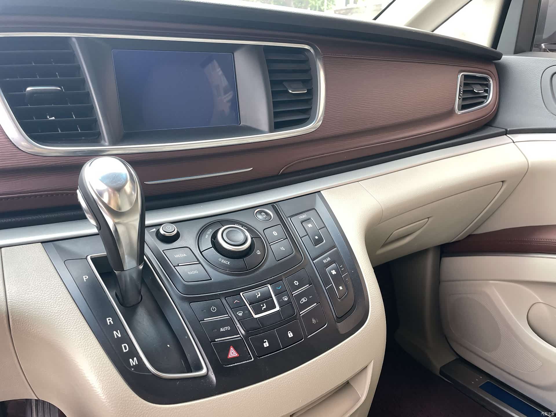 Buick GL8, 2018 16