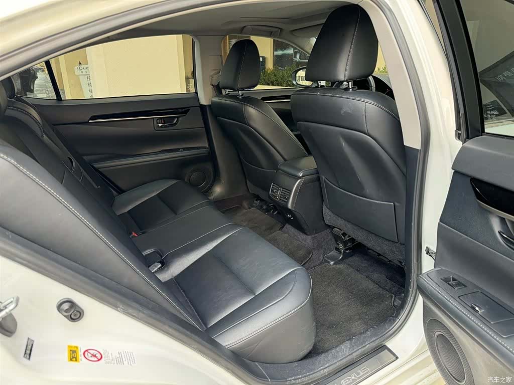 Lexus ES, 2016 7