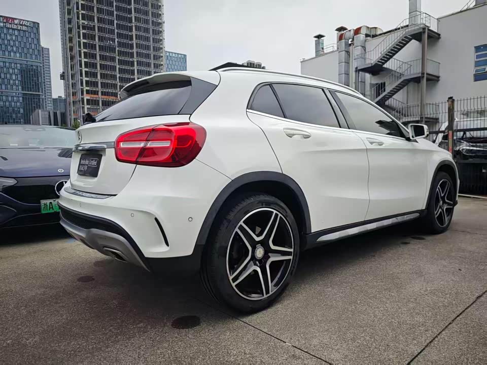 Mercedes-Benz GLA