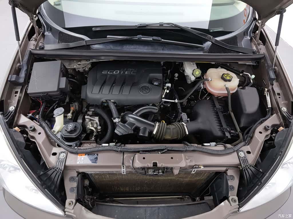 Buick GL8, 2015 6