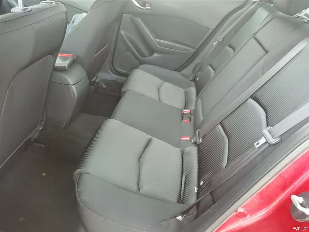 Mazda Mazda3, 2015 17
