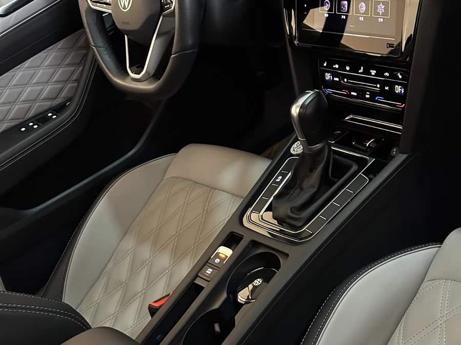 Volkswagen Magotan 2023, фото 21