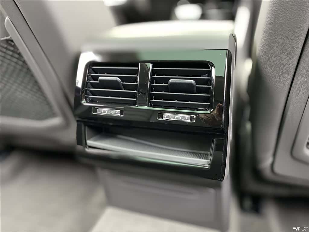 Volkswagen Touareg, 2022 21