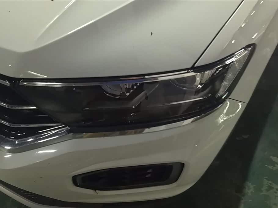 Volkswagen T-ROC exploring Songs