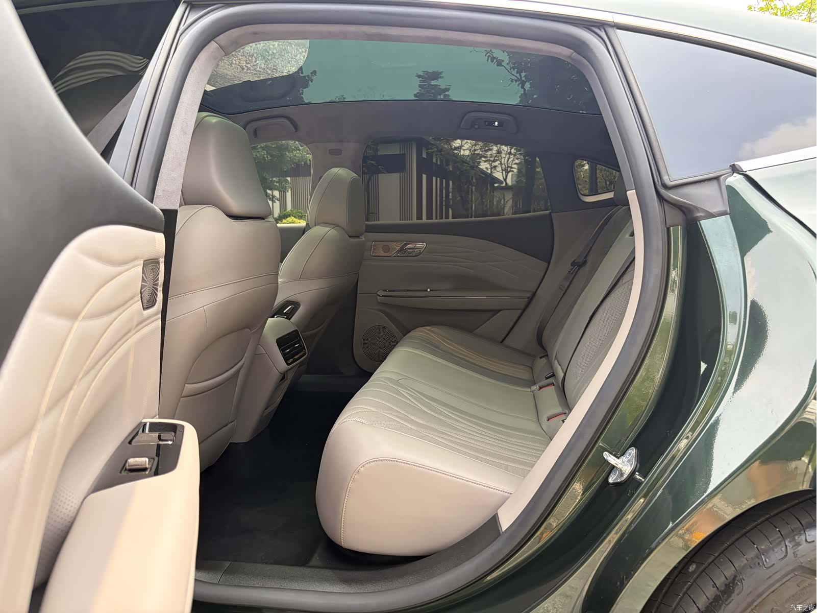 Geely 8, 2025 11