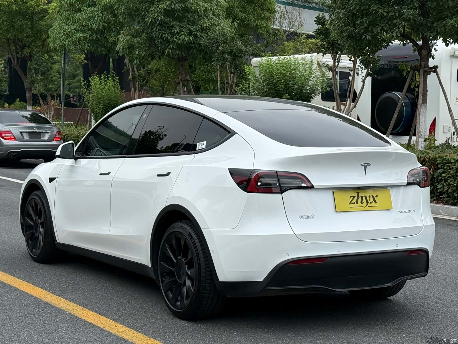 Tesla Model Y, 2022 4