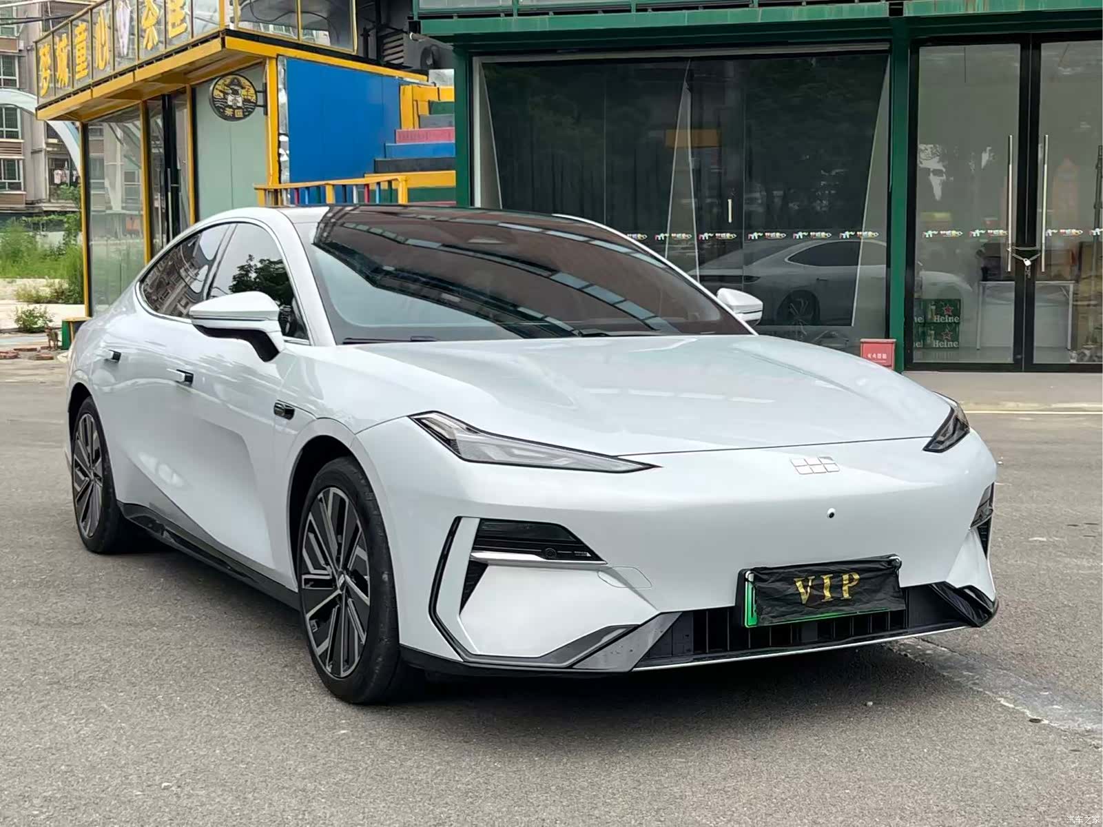 Geely E8, 2024 3
