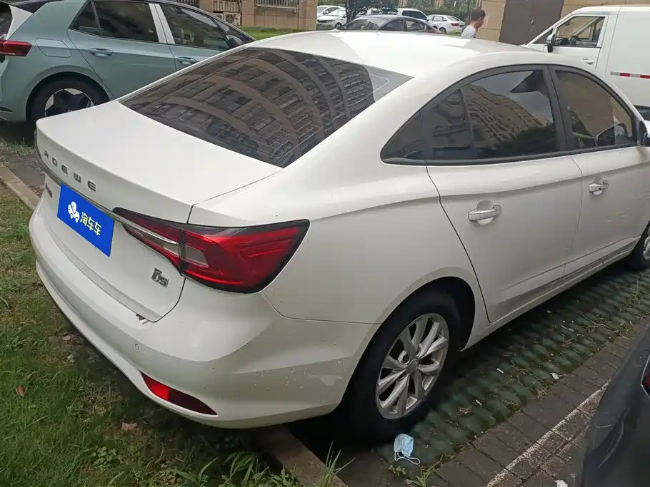 Roewe i5