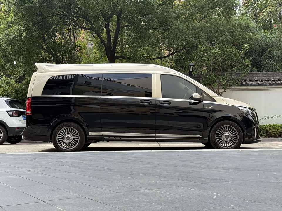 Mercedes-Benz V-class