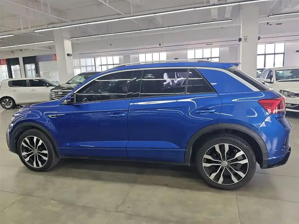 Volkswagen T-ROC exploring Songs