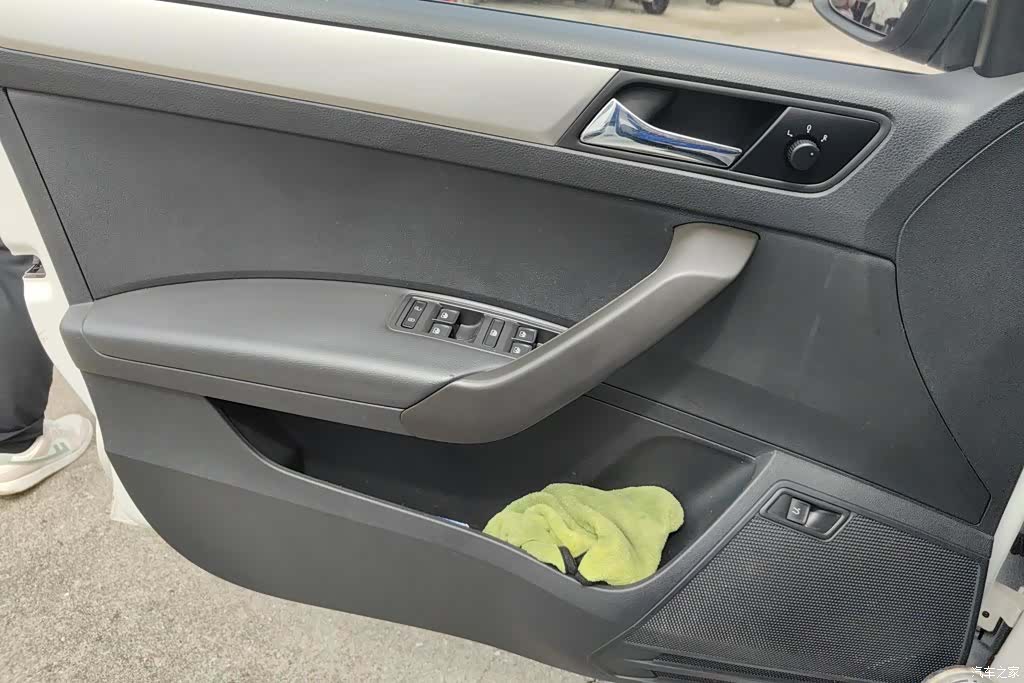 Skoda Rapid, 2019 7