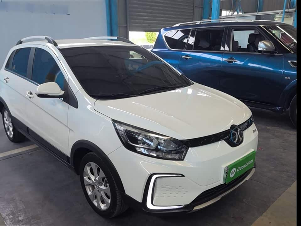 BAIC EC5