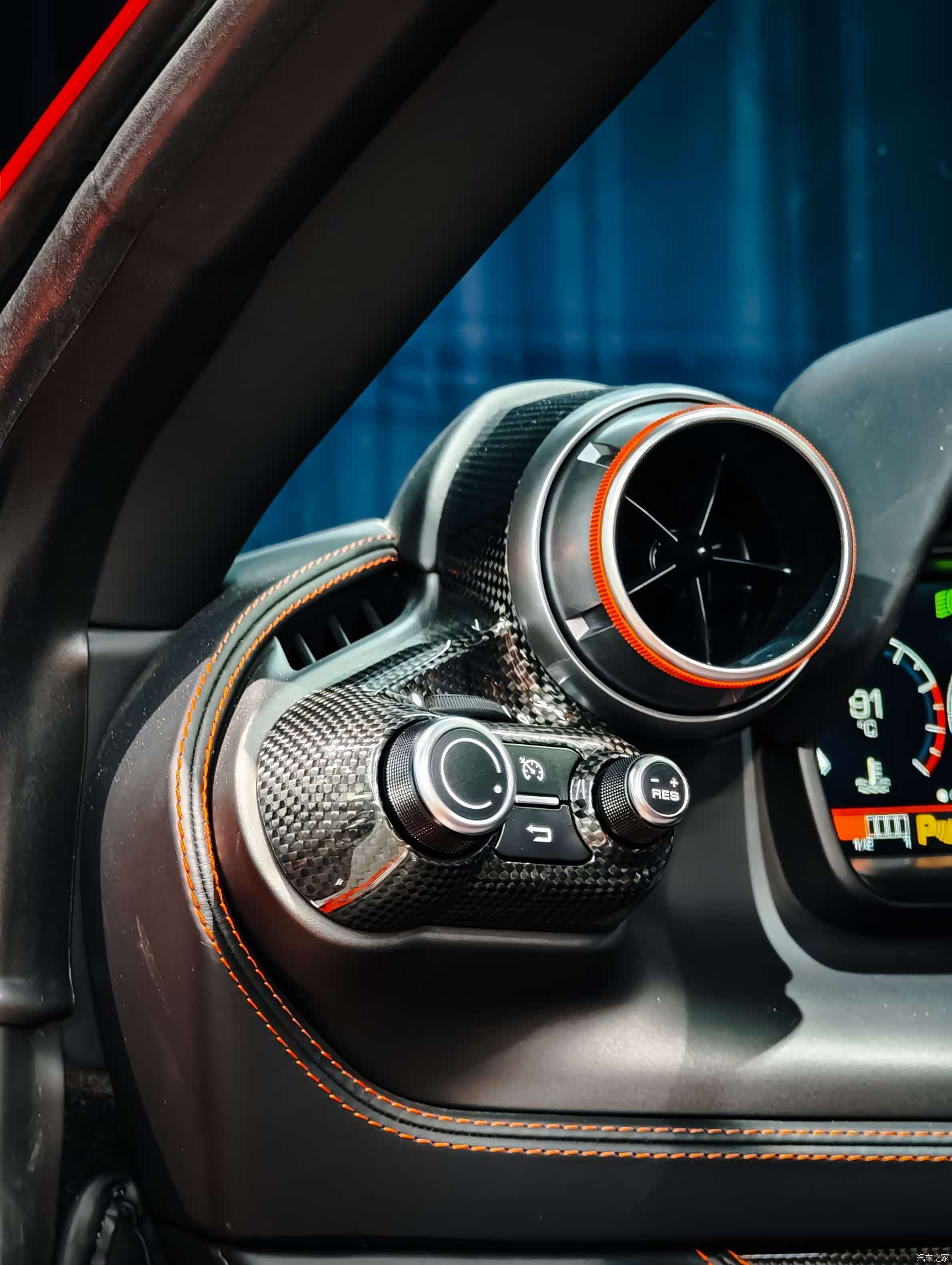 Ferrari F8, 2023 21