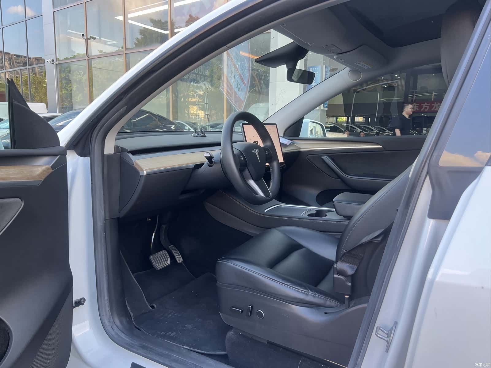 Tesla Model Y, 2023 все фото