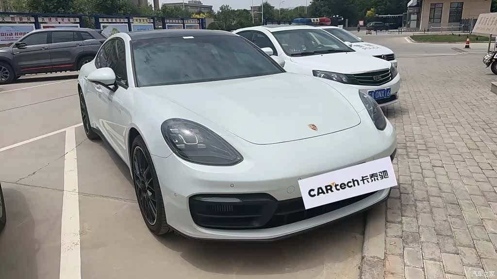 Porsche Panamera, 2021 1