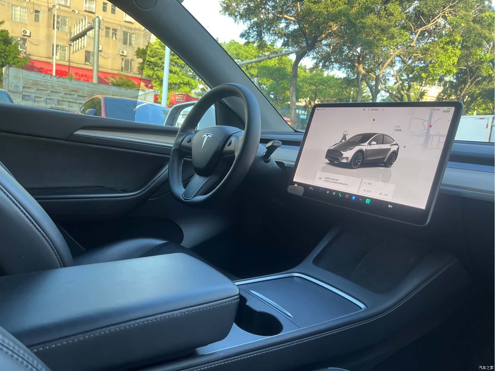 Tesla Model Y, 2023 21