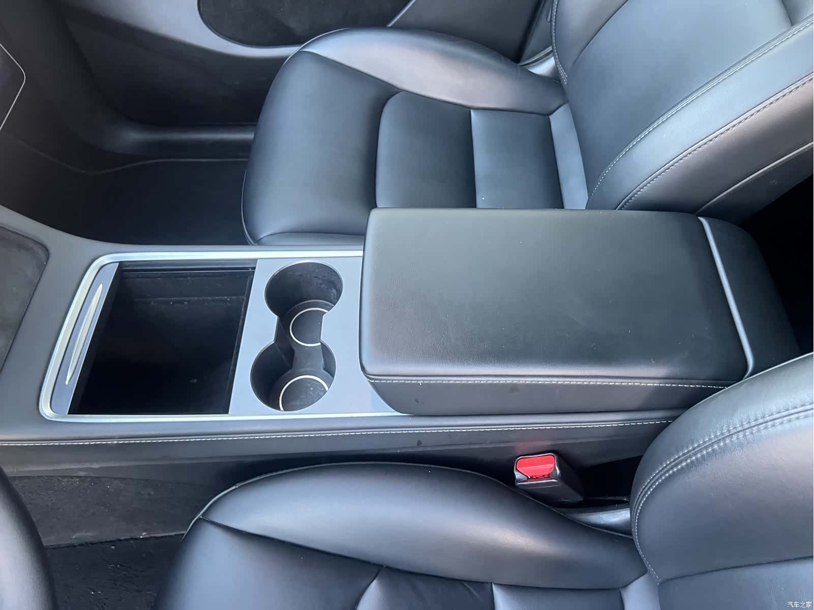 Tesla Model Y, 2023 22
