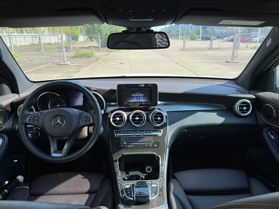 Mercedes-Benz GLC Mercedes-Benz GLC
